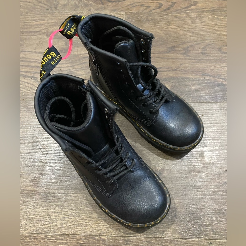 Dr. Doc Martens Zavala T Combat Boots Kids Black Leather Unisex US Size 10